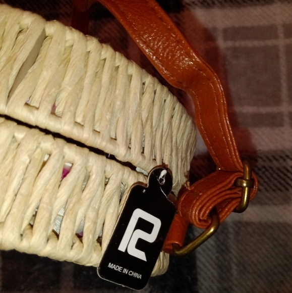 🆕 Round Woven Straw Crossbody Purse Shoulder Bag Vacation Summer Bag - Picture 4 of 15